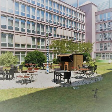Styles Hotel Muenchen Messe Buitenkant foto