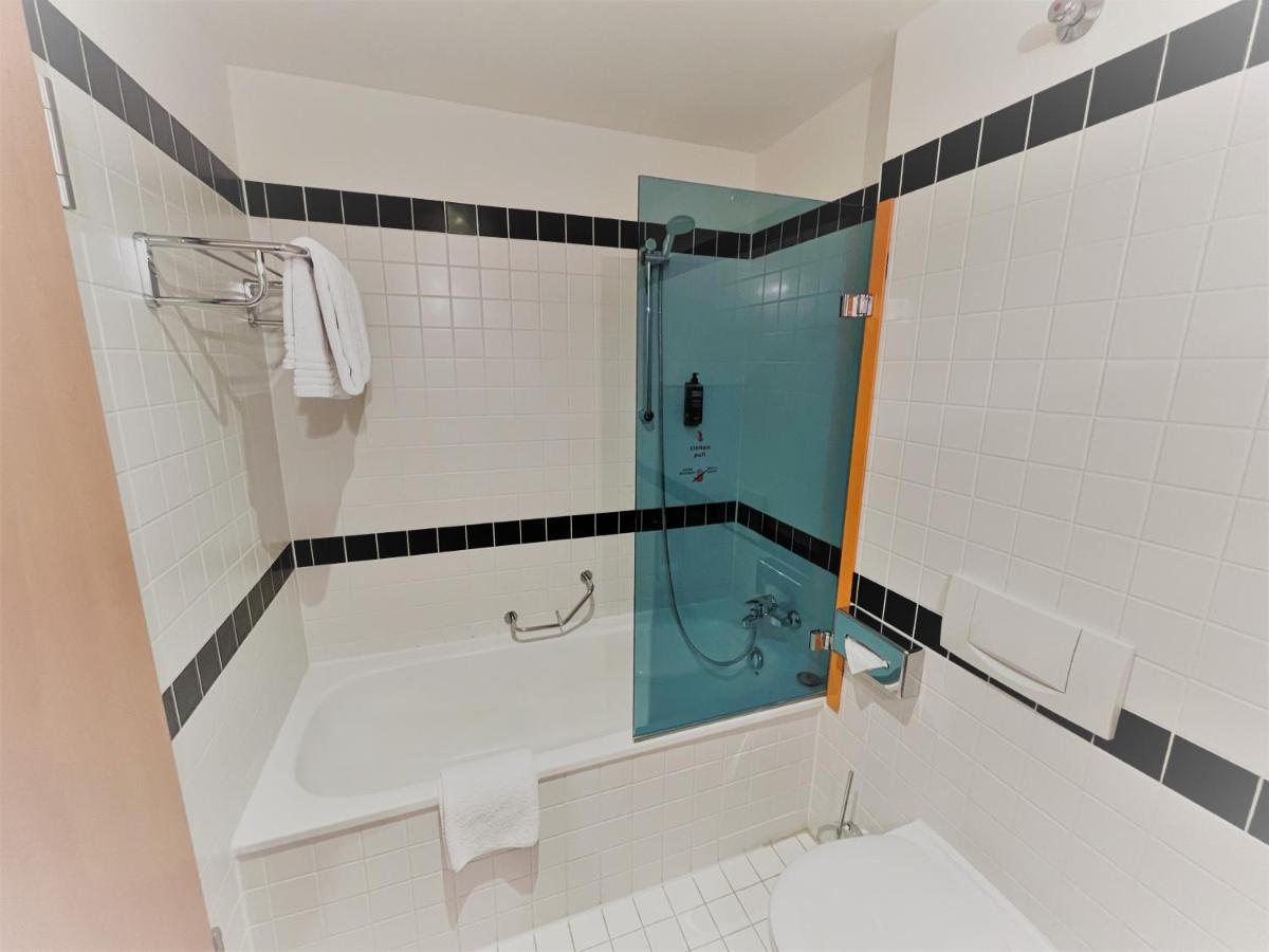 Styles Hotel Muenchen Messe Buitenkant foto